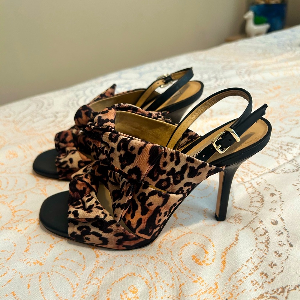 Antonio Melani animal print heels size 6 1/2